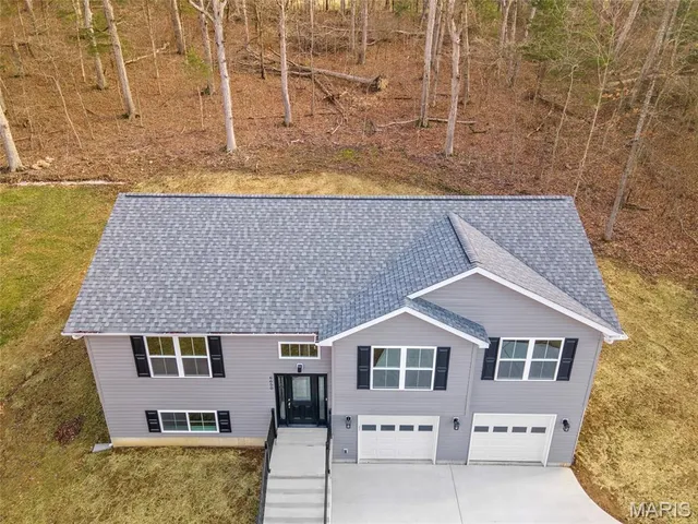 $394,000 | 6650 Shenandoah Drive, Dittmer, MO 63023