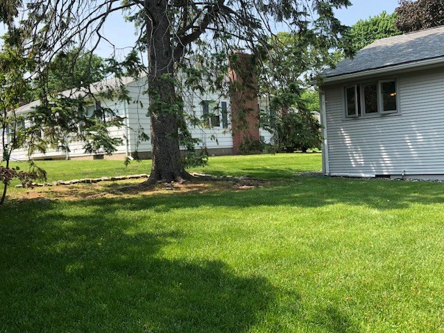 12 Everett Road Cranston, RI 02920 - Photo 2 of 21