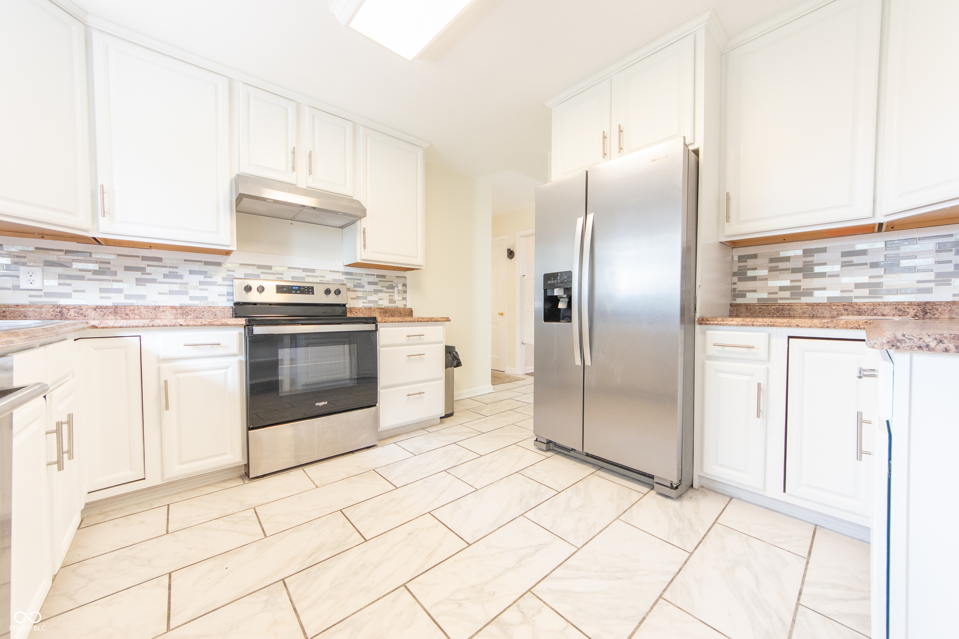 7664 South 800 East Edinburgh, IN 46124 - Photo 11 of 38