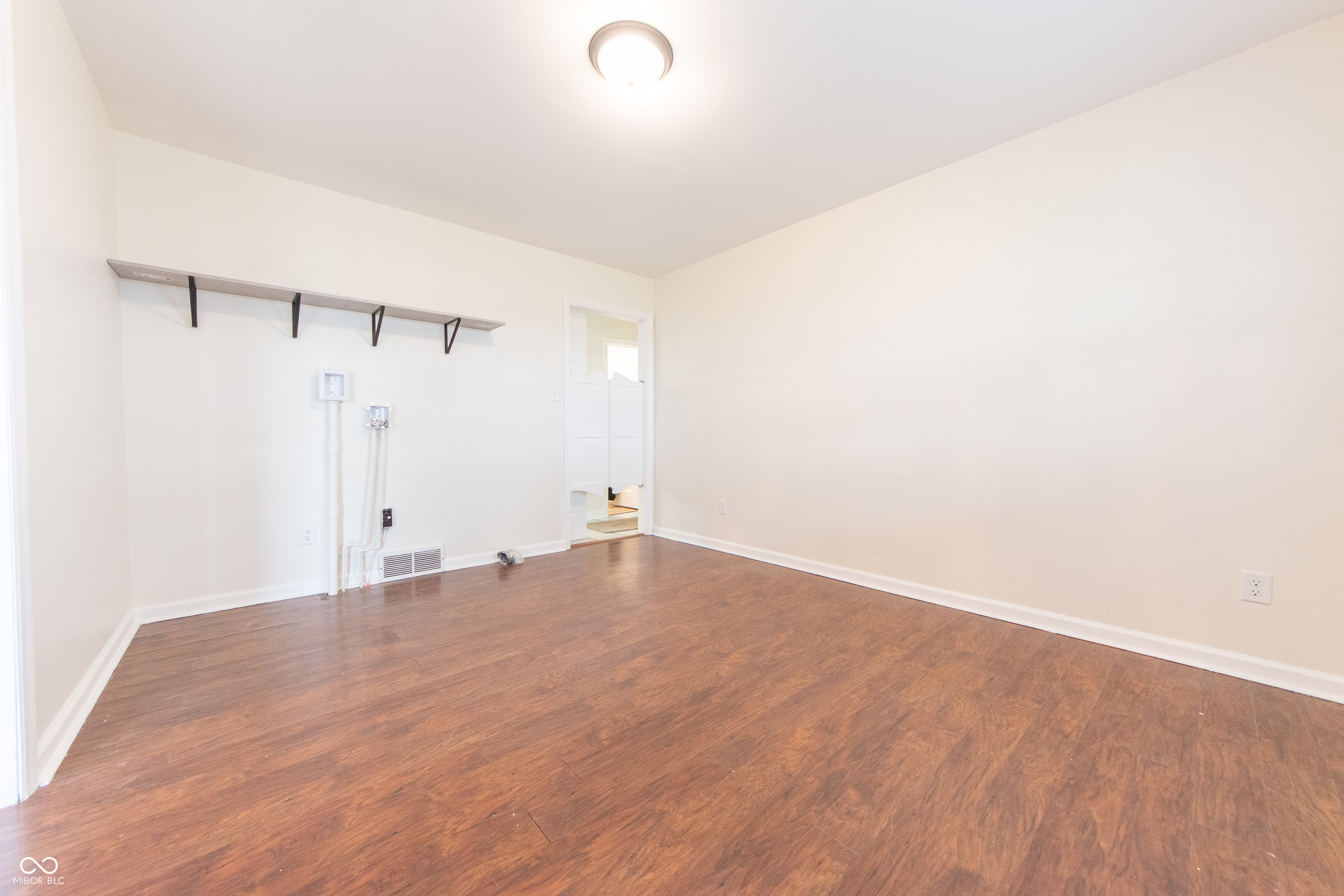 7664 South 800 East Edinburgh, IN 46124 - Photo 9 of 38