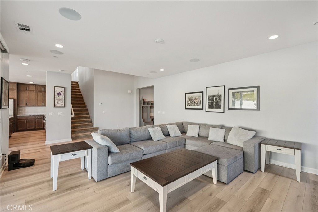 39470 Sagewood Temecula, CA 92591 - Photo 11 of 53 Open-concept living