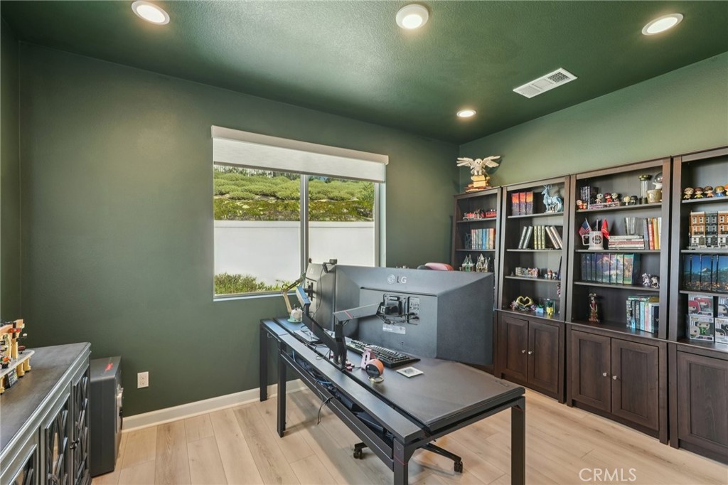 39470 Sagewood Temecula, CA 92591 - Photo 13 of 53 Private home office on main level