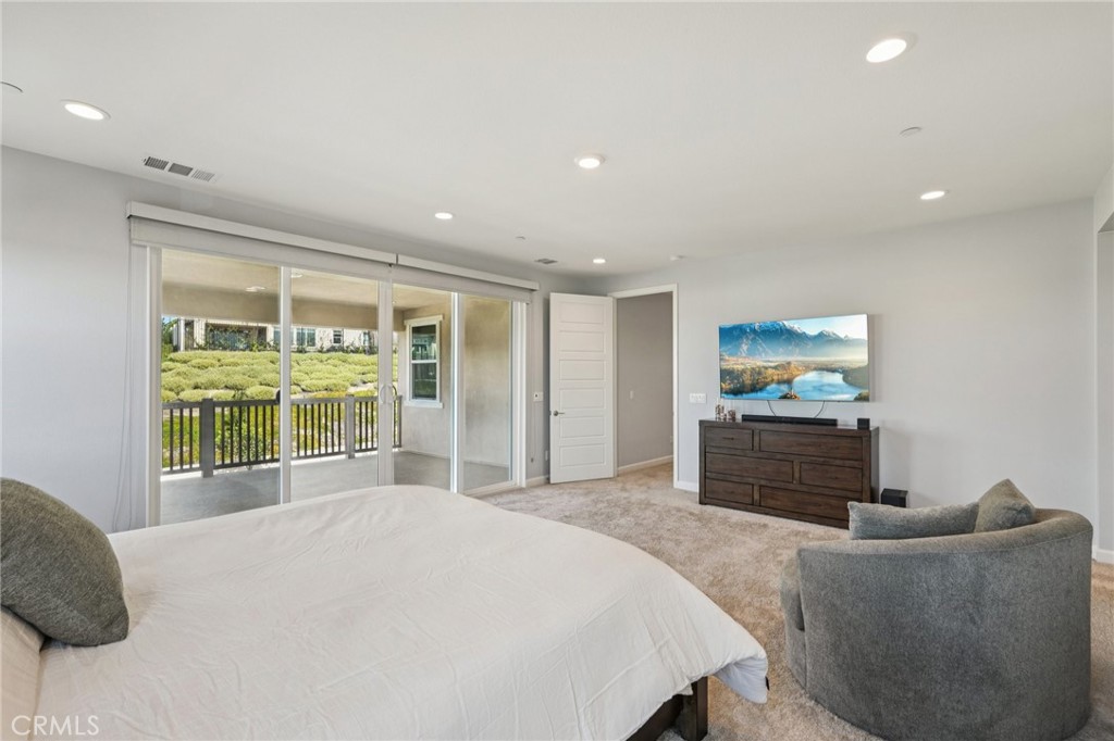39470 Sagewood Temecula, CA 92591 - Photo 26 of 53 Spacious primary with balcony access