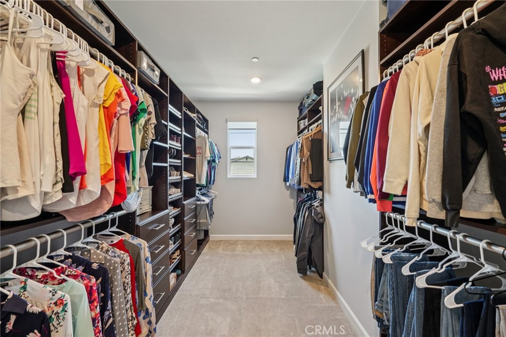39470 Sagewood Temecula, CA 92591 - Photo 29 of 53 Spacious primary walk-in closet