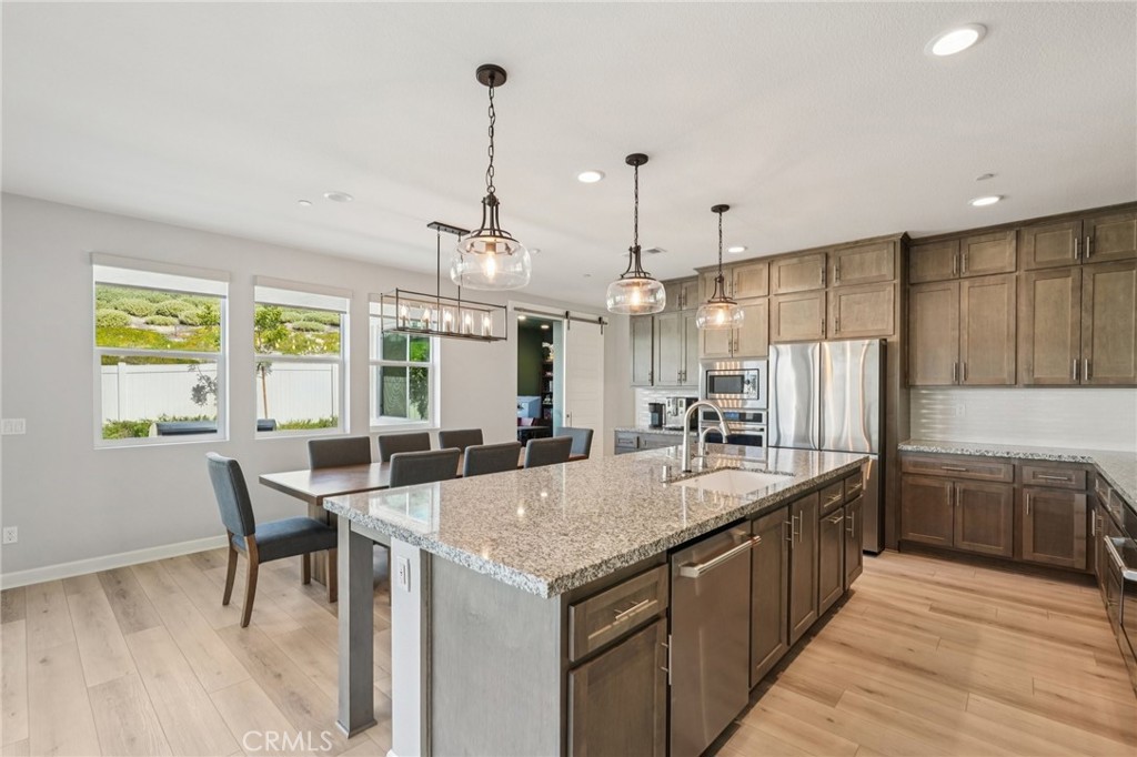 39470 Sagewood Temecula, CA 92591 - Photo 8 of 53 Upgraded kitchen