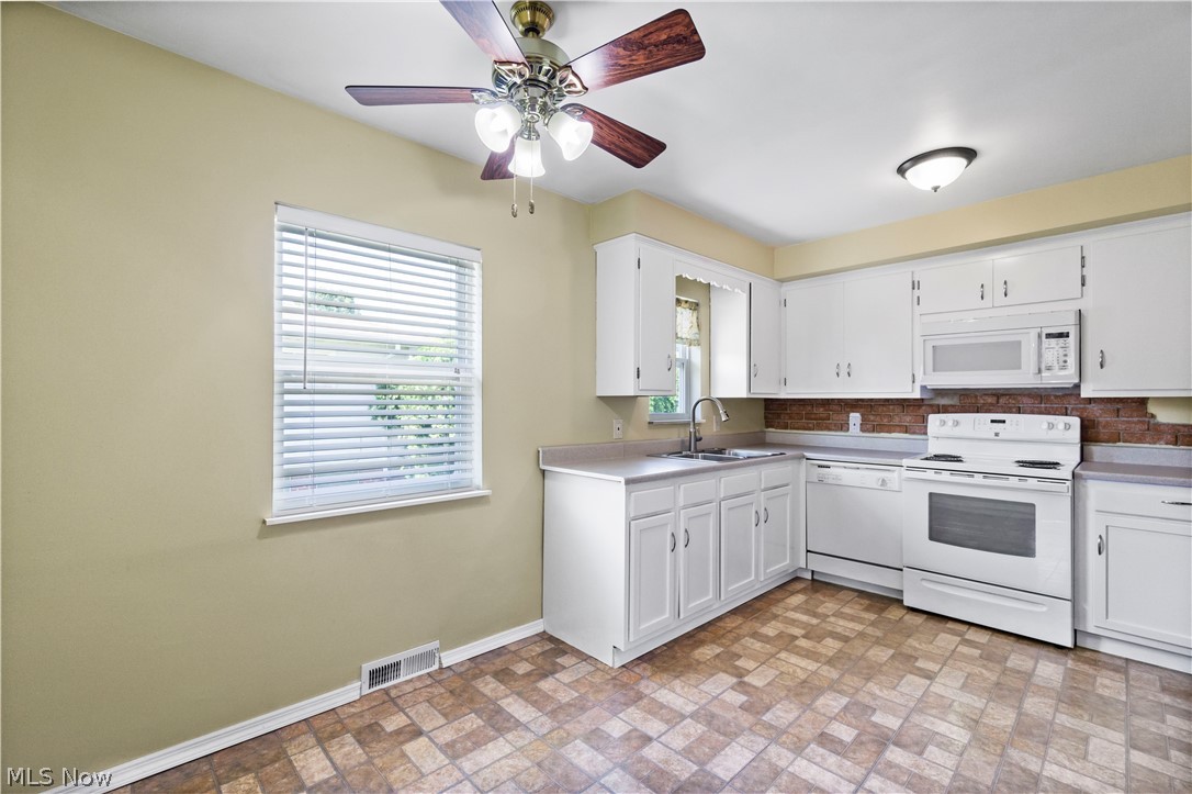 1112 Orchardview Road Cleveland, OH 44134 - Photo 7 of 24
