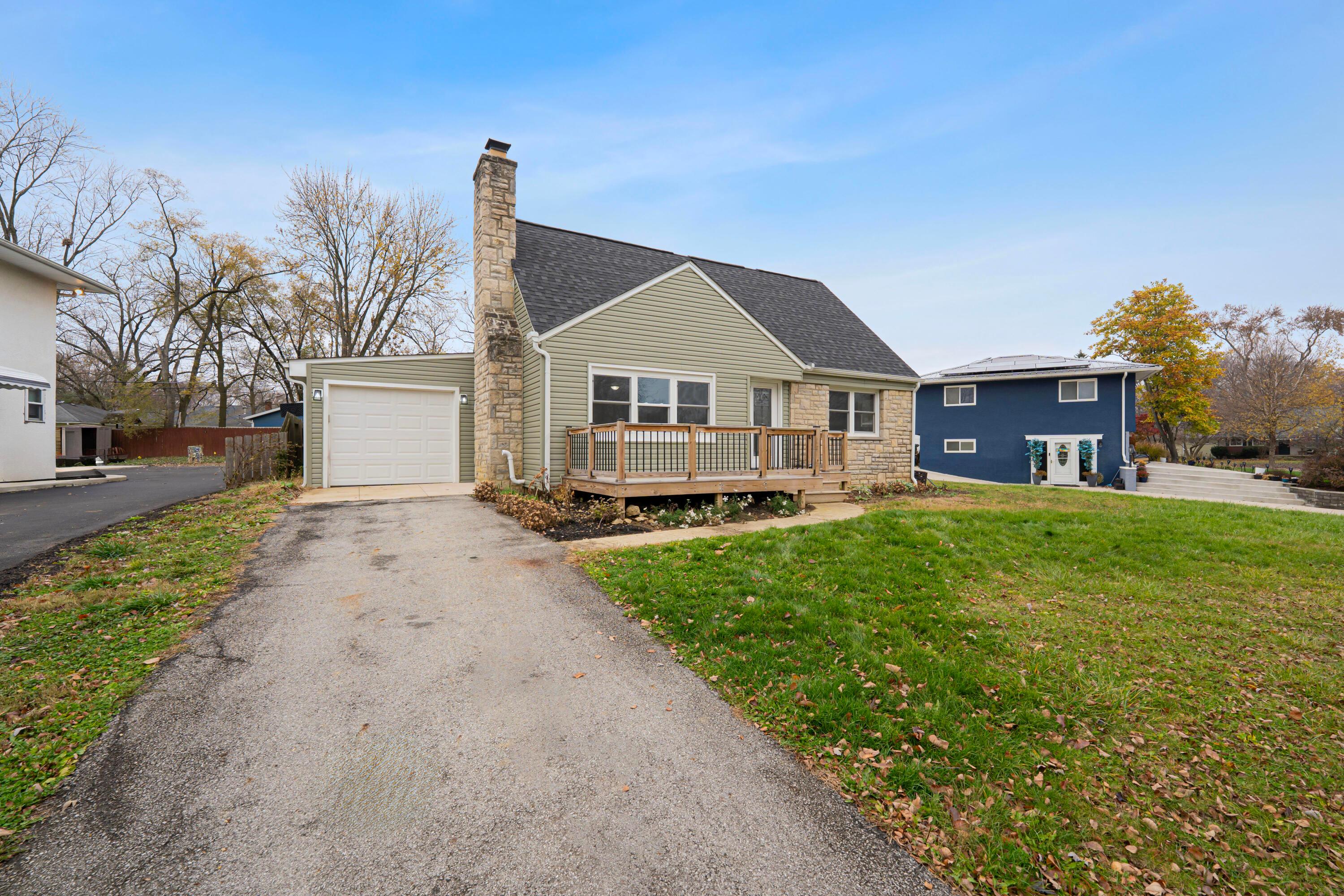 565 South Kellner Road Columbus, OH 43209 - Photo 7 of 34 Front of house1