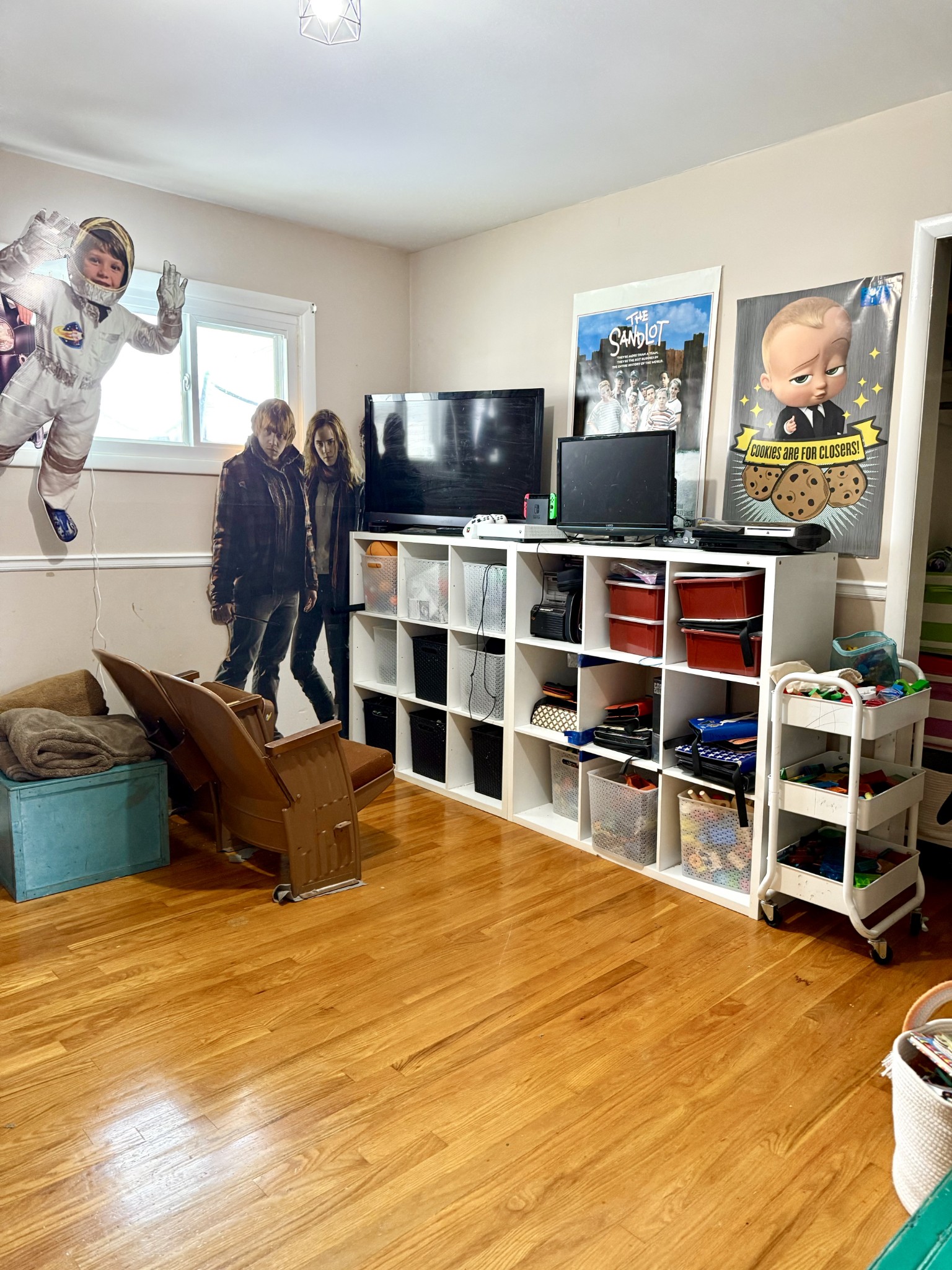 1503 Frances Street Lawrenceburg, TN 38464 - Photo 29 of 44 a living room with furniture and a flat screen tv