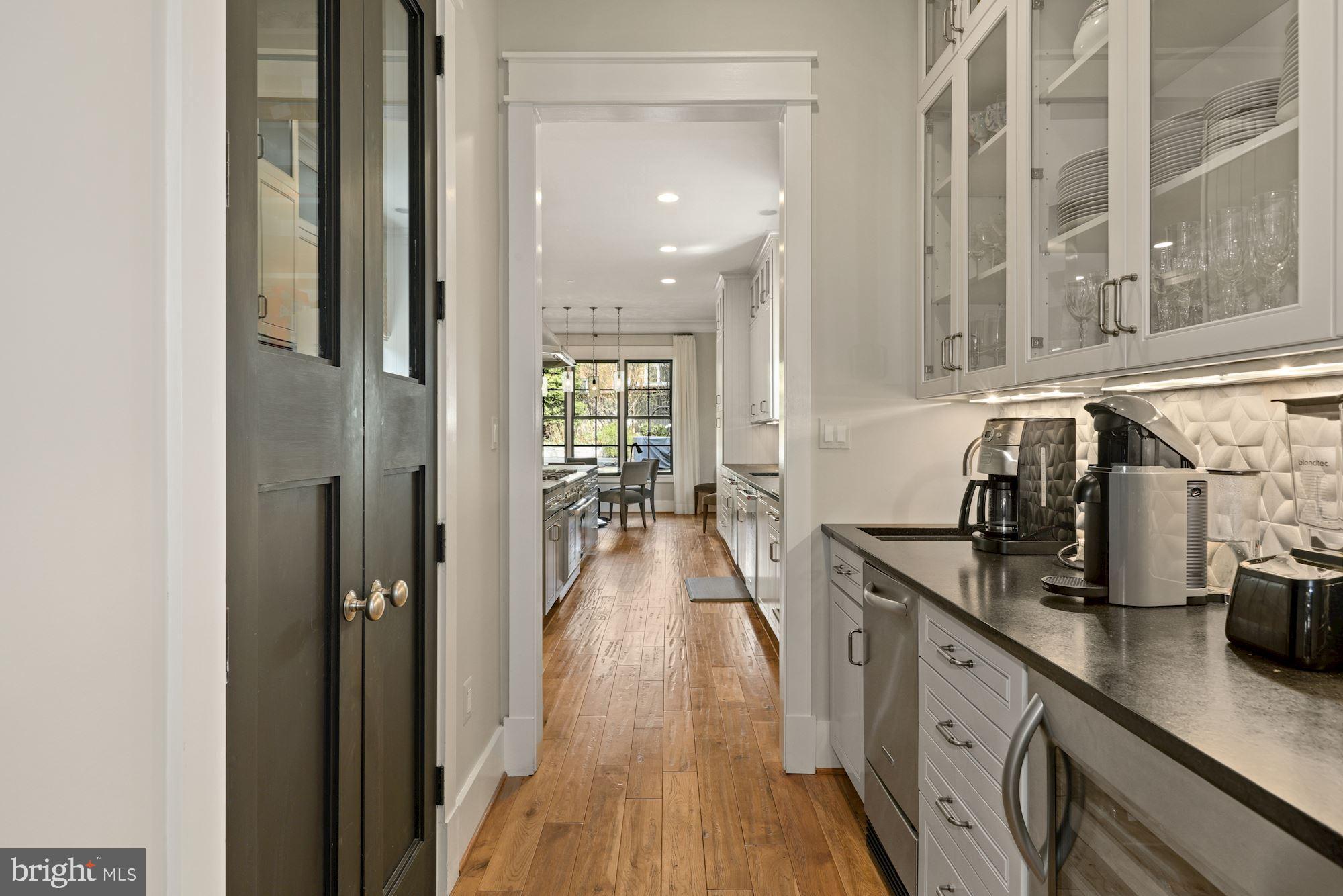 8711 Ridge Road Bethesda, MD 20817 - Photo 9 of 62