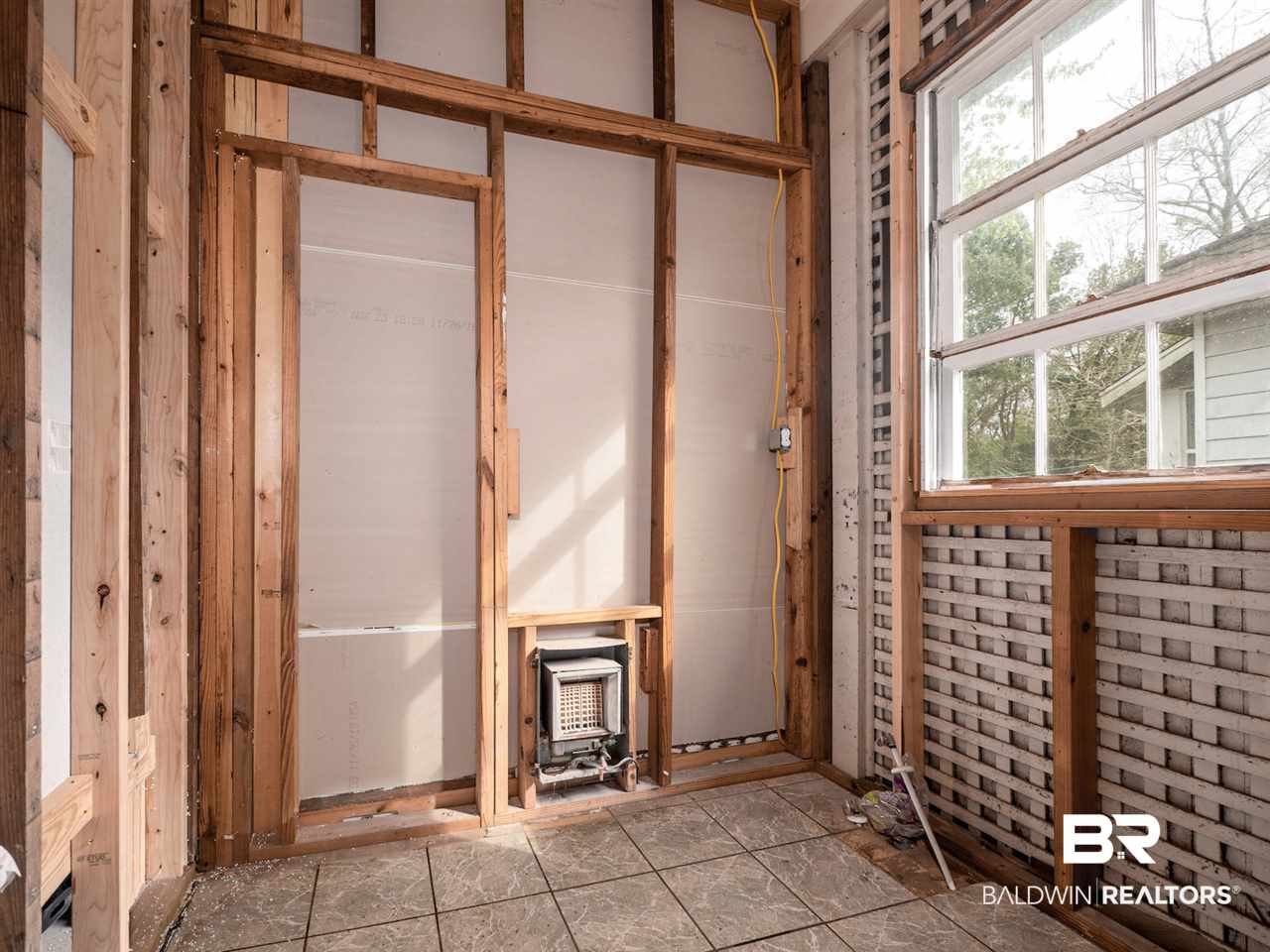 18 Kenneth Street Mobile, AL 36607 - Photo 14 of 36 Master Bath 6 x 6