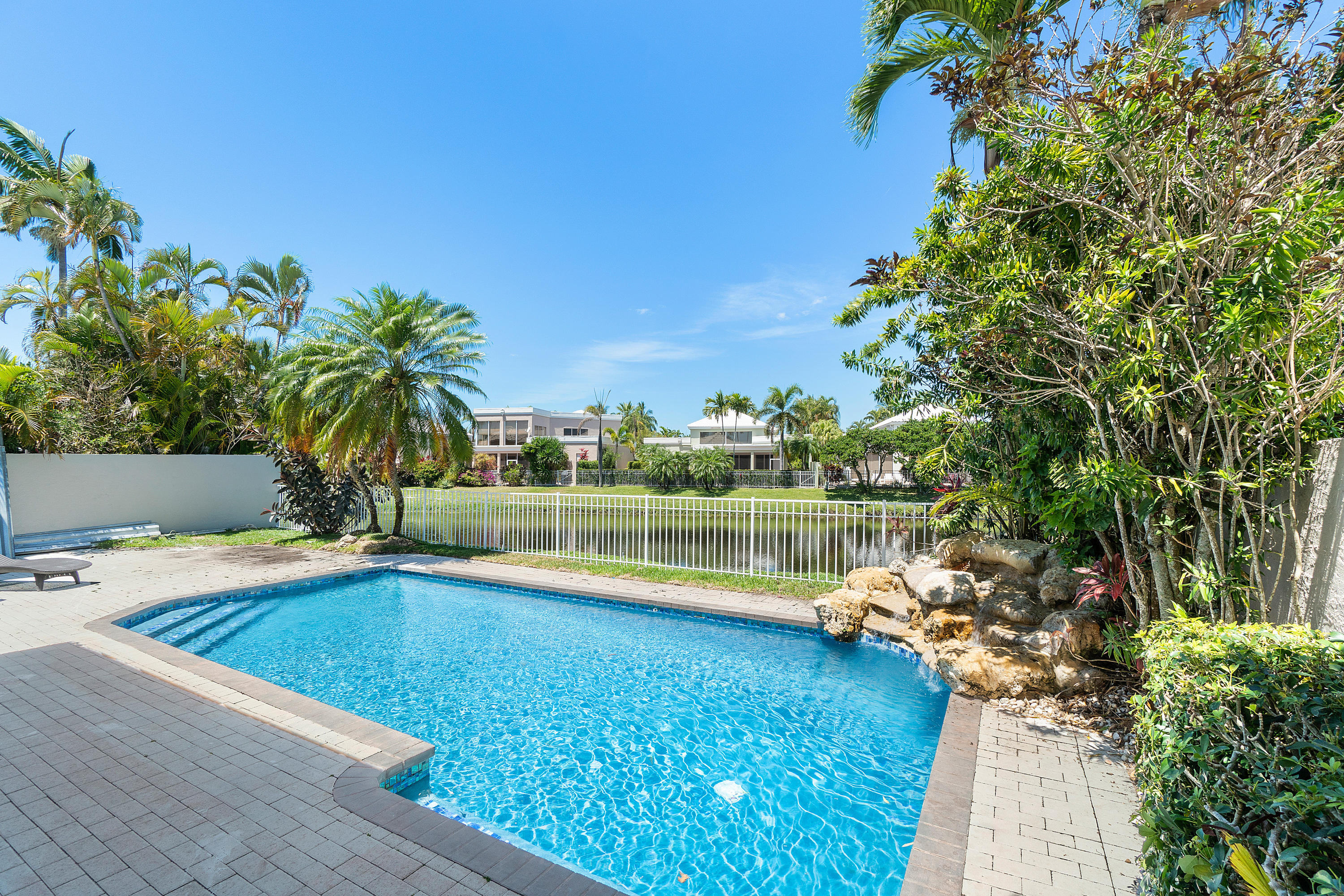 5460 Ascot Bend Road Boca Raton, FL 33496 - Photo 5 of 7 037-5460AscotBnd-BocaRaton-FL-full