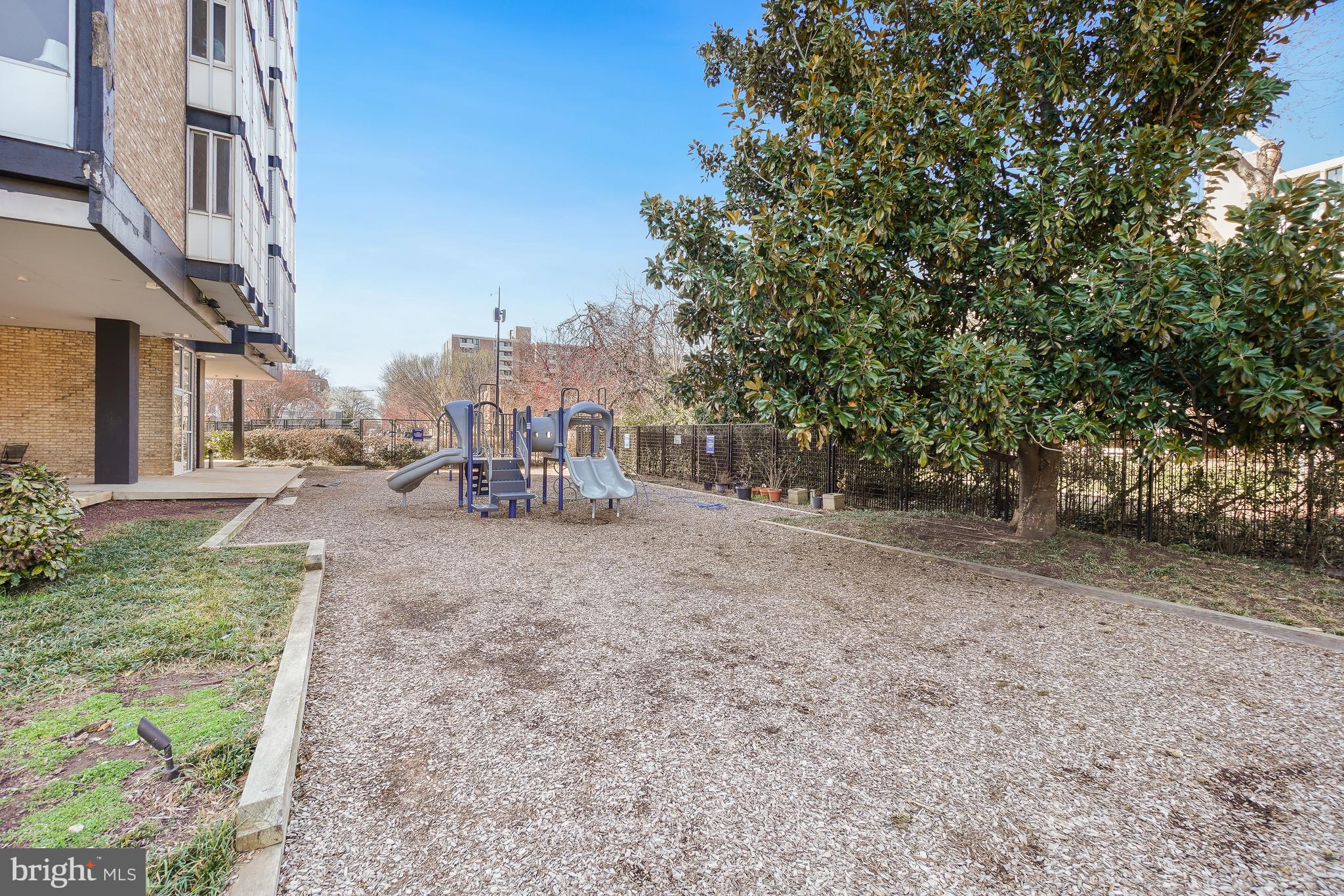 1311 Delaware Avenue Southwest, Unit S545 Washington, DC 20024 - Photo 28 of 30