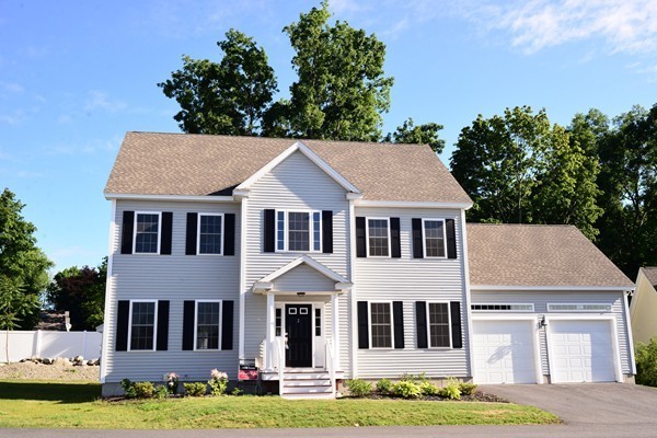 2 Paddock Way, Unit 8 Littleton, MA 01460 - Photo 3 of 25 Gallery Image 3