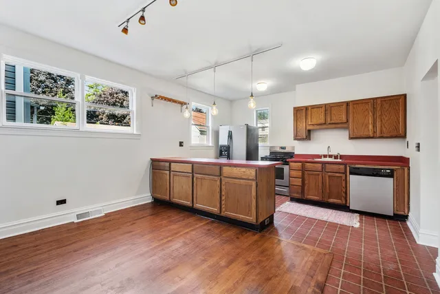 $750,000 | 1723 Greenwood Street, Evanston, IL 60201