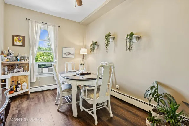 $750,000 | 1723 Greenwood Street, Evanston, IL 60201