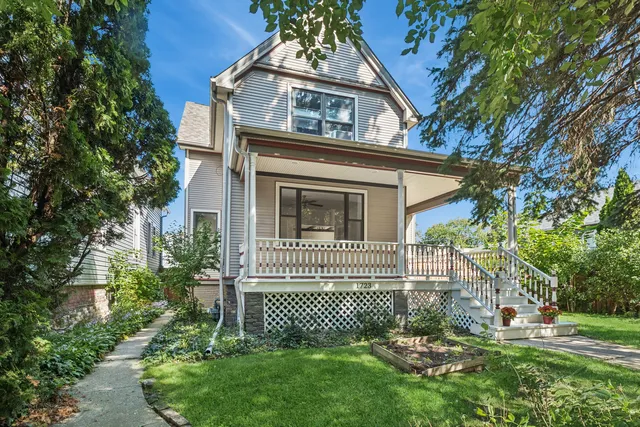$750,000 | 1723 Greenwood Street, Evanston, IL 60201