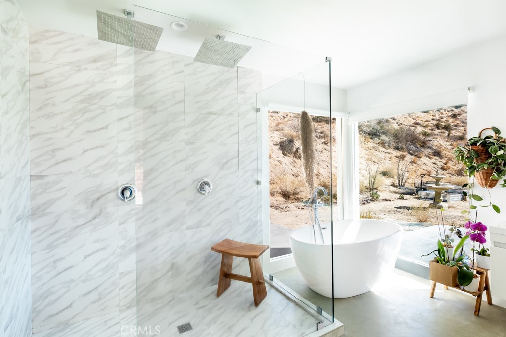 6595 Pioneertown Road Yucca Valley, CA 92284 - Photo 12 of 29