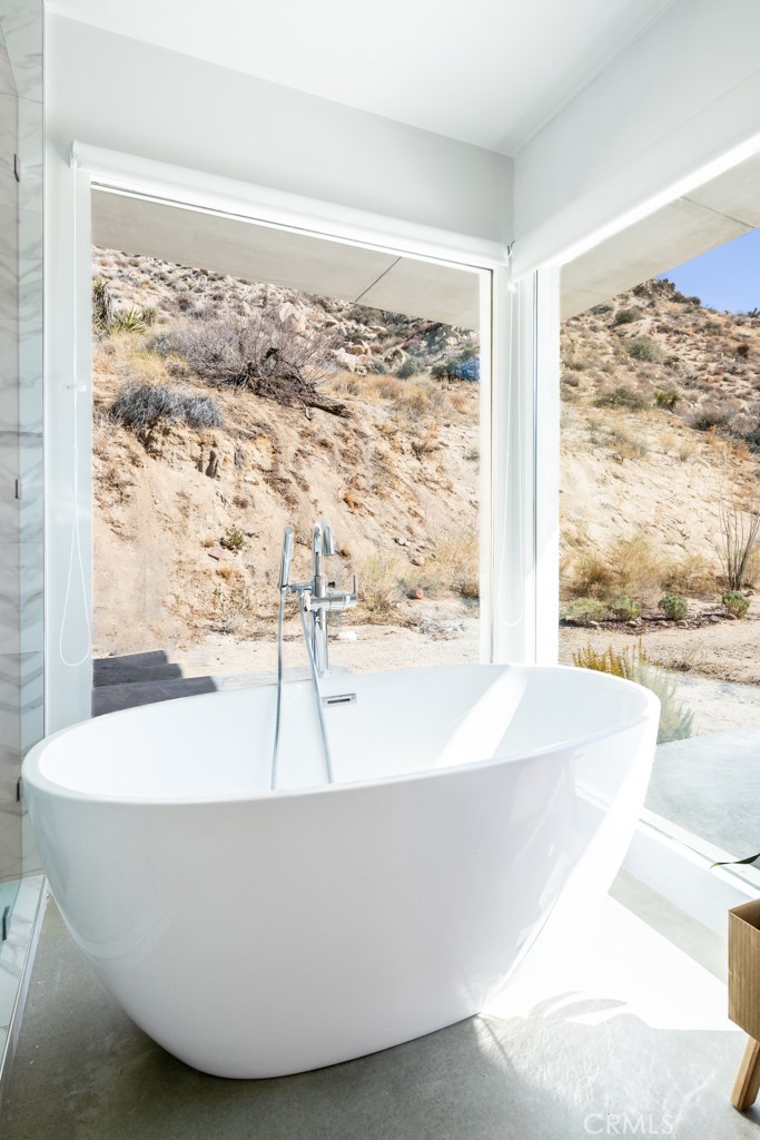 6595 Pioneertown Road Yucca Valley, CA 92284 - Photo 14 of 29