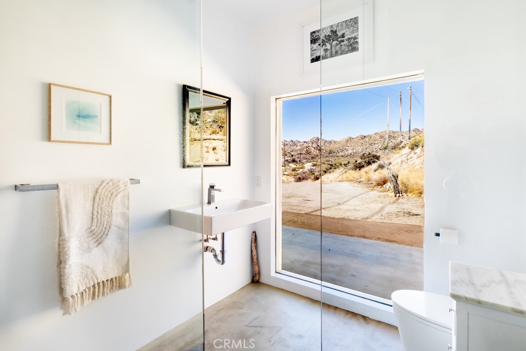 6595 Pioneertown Road Yucca Valley, CA 92284 - Photo 19 of 29