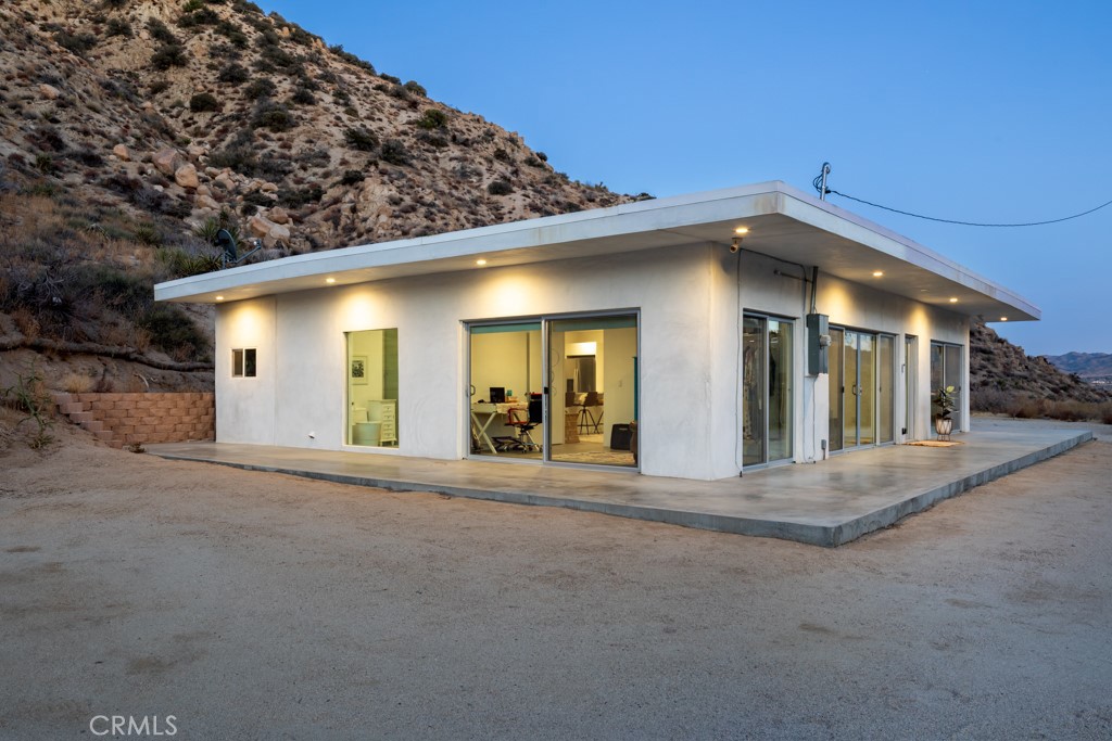 6595 Pioneertown Road Yucca Valley, CA 92284 - Photo 25 of 29