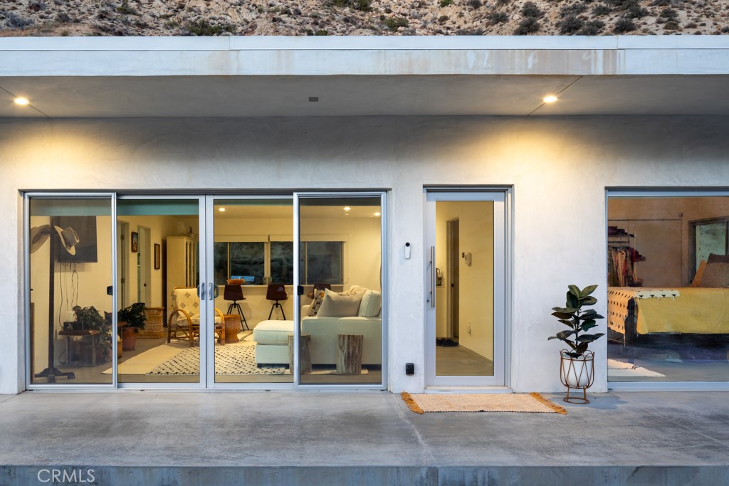 6595 Pioneertown Road Yucca Valley, CA 92284 - Photo 3 of 29