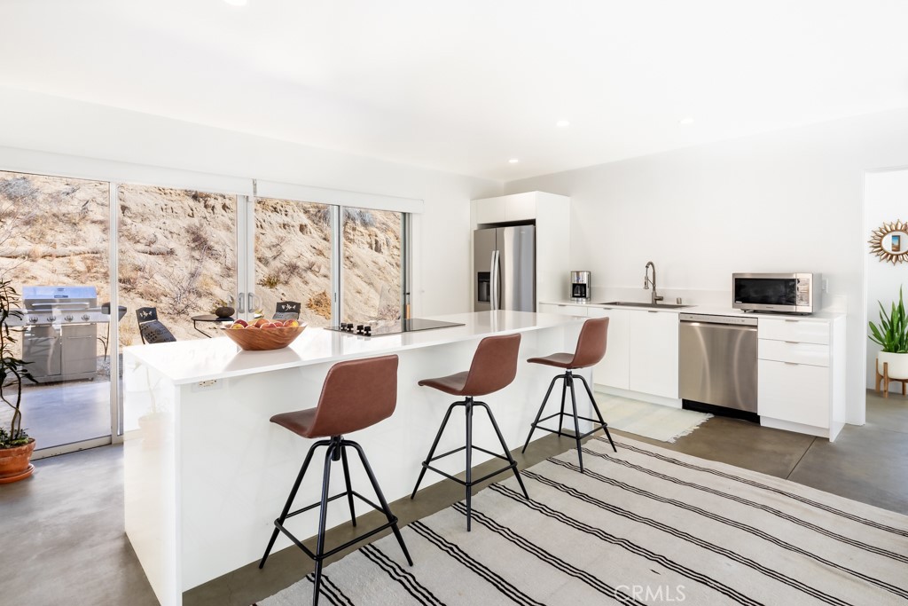 6595 Pioneertown Road Yucca Valley, CA 92284 - Photo 7 of 29