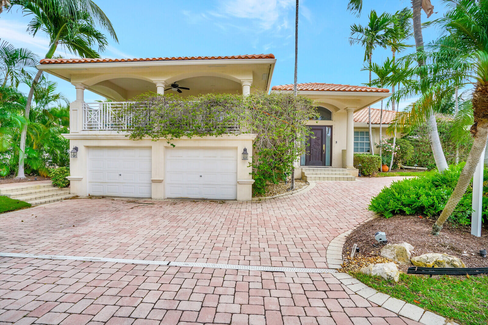 290 East Fern Drive Boca Raton, FL 33432 - Photo 3 of 51 Front Exterior