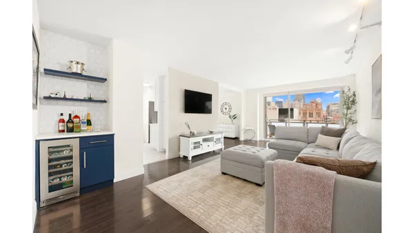 $1,749,000 | 300 East 40th Street, Unit 27B | Murray Hill