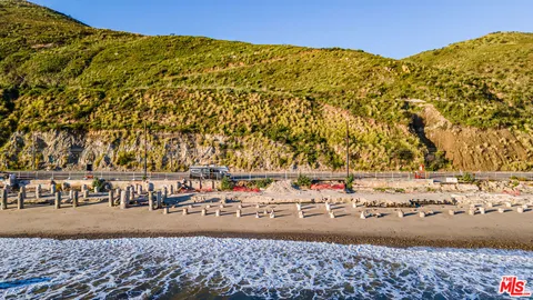 $2,495,000 | 19050 Pacific Coast Highway, Malibu, CA 90265