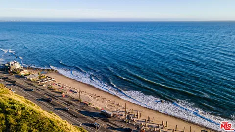 $2,495,000 | 19050 Pacific Coast Highway, Malibu, CA 90265