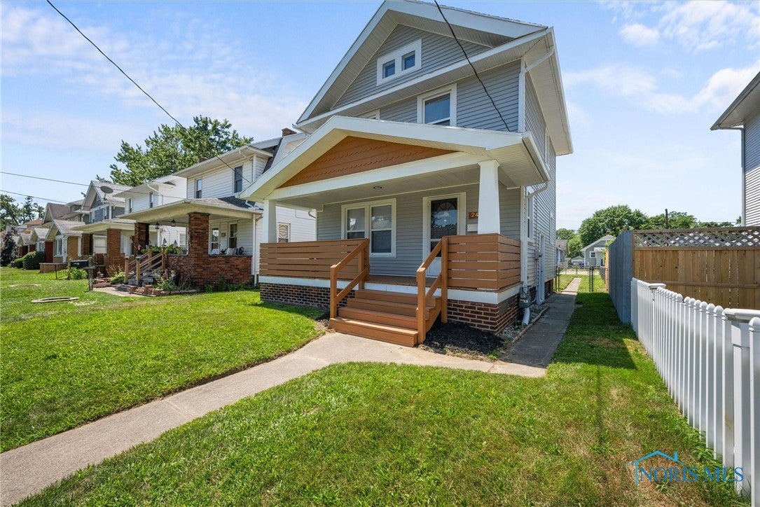242 Decatur Street Toledo, OH 43609 - Photo 4 of 33 Gallery Image 4