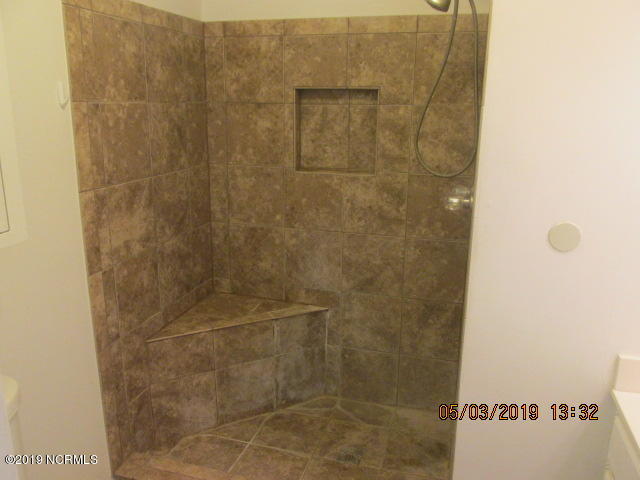 1606 RaceTrack Road New Bern, NC 28562 - Photo 8 of 15 Master Bathroom View 2