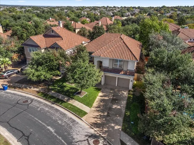$719,900 | 15601 Interlachen Drive, Austin, TX 78717