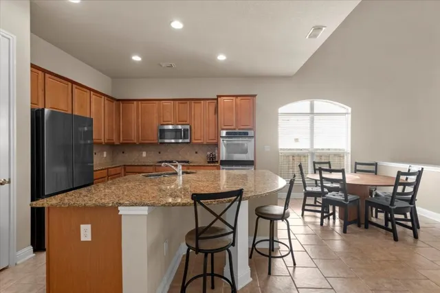 $719,900 | 15601 Interlachen Drive, Austin, TX 78717