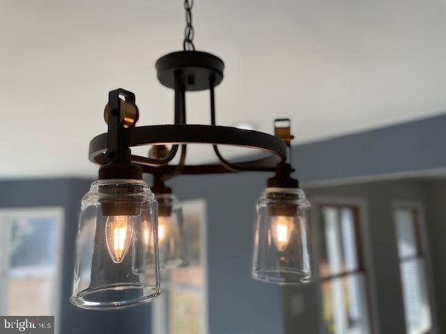 88 Cool Run Road Bridgeton, NJ 08302 - Photo 21 of 73 Light fixture over island