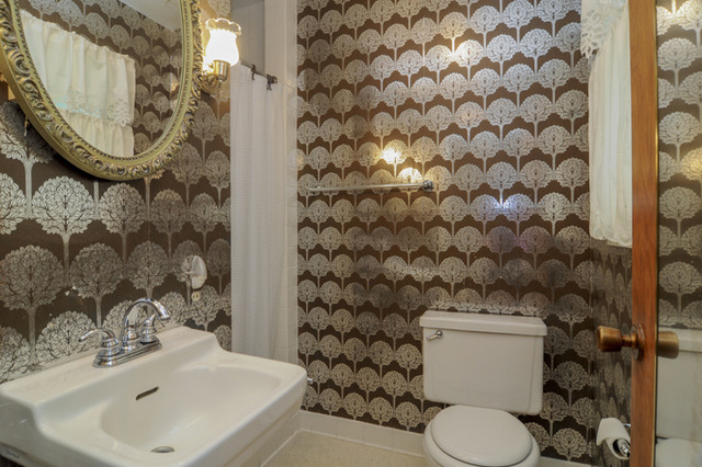 41-w393 Farview Road Elburn, IL 60119 - Photo 11 of 24 a bathroom with a sink and a toilet