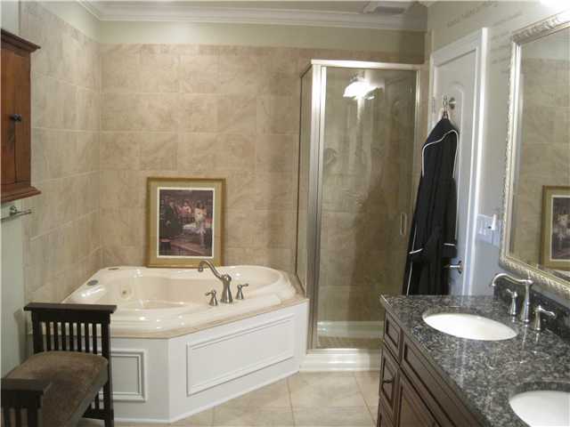 2565 Edington Road Columbus, OH 43221 - Photo 11 of 25