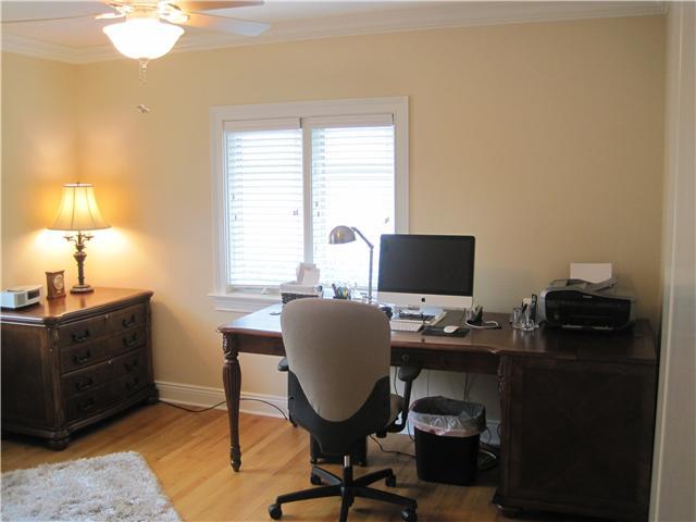 2565 Edington Road Columbus, OH 43221 - Photo 13 of 25
