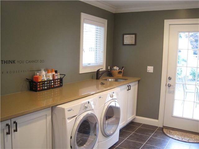 2565 Edington Road Columbus, OH 43221 - Photo 17 of 25