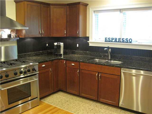 2565 Edington Road Columbus, OH 43221 - Photo 4 of 25