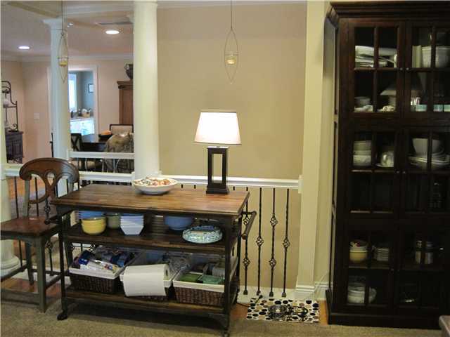 2565 Edington Road Columbus, OH 43221 - Photo 6 of 25