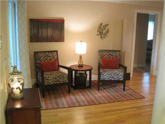 2565 Edington Road Columbus, OH 43221 - Photo 7 of 25