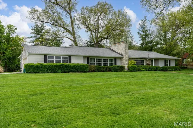 $3,450 | 31 South Tealwood Drive, St. Louis, MO 63141