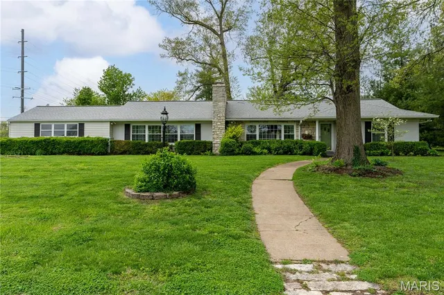 $3,450 | 31 South Tealwood Drive, St. Louis, MO 63141