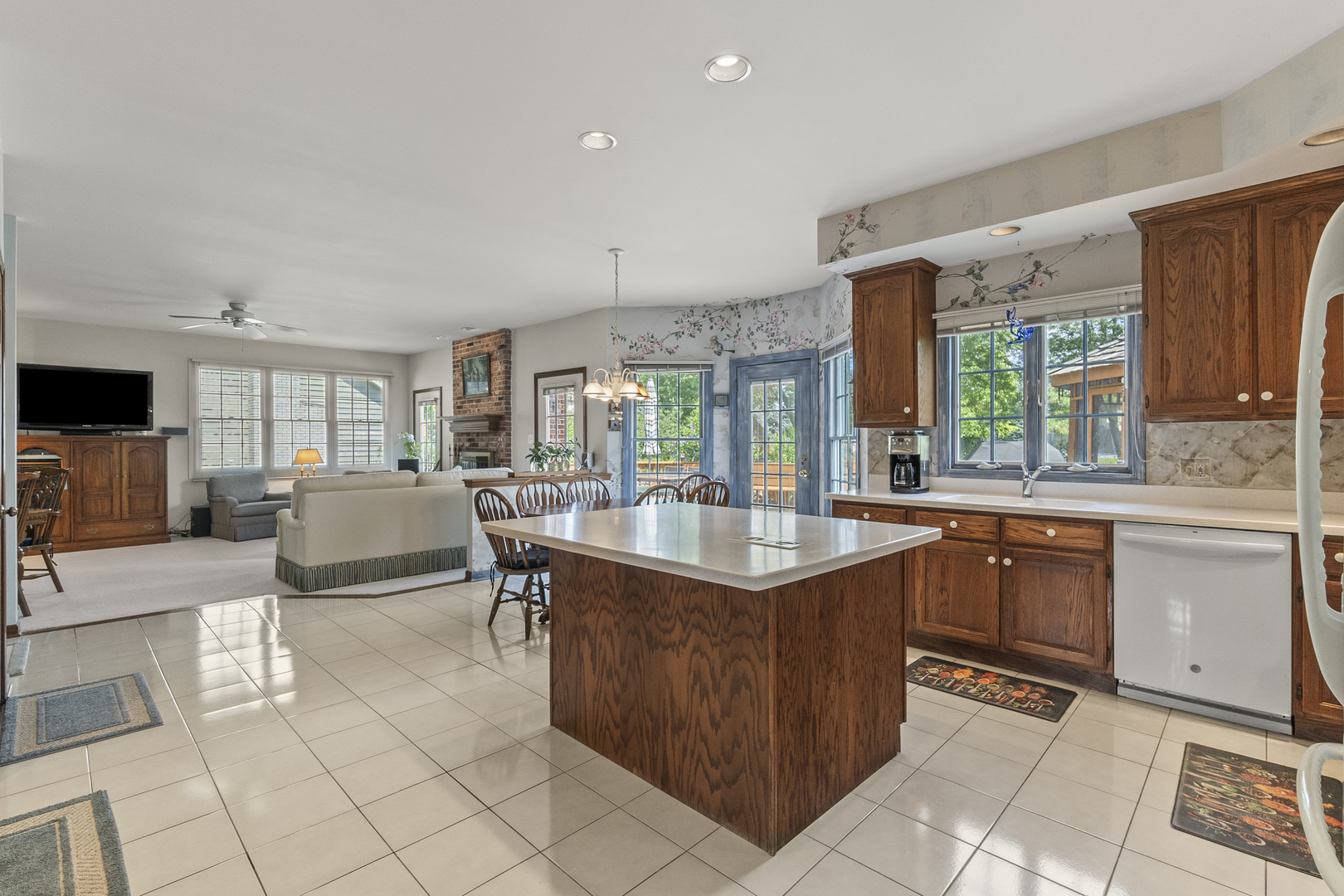 3560 Jeremy Ranch Court Naperville, IL 60564 - Photo 6 of 42 Gallery Image 6