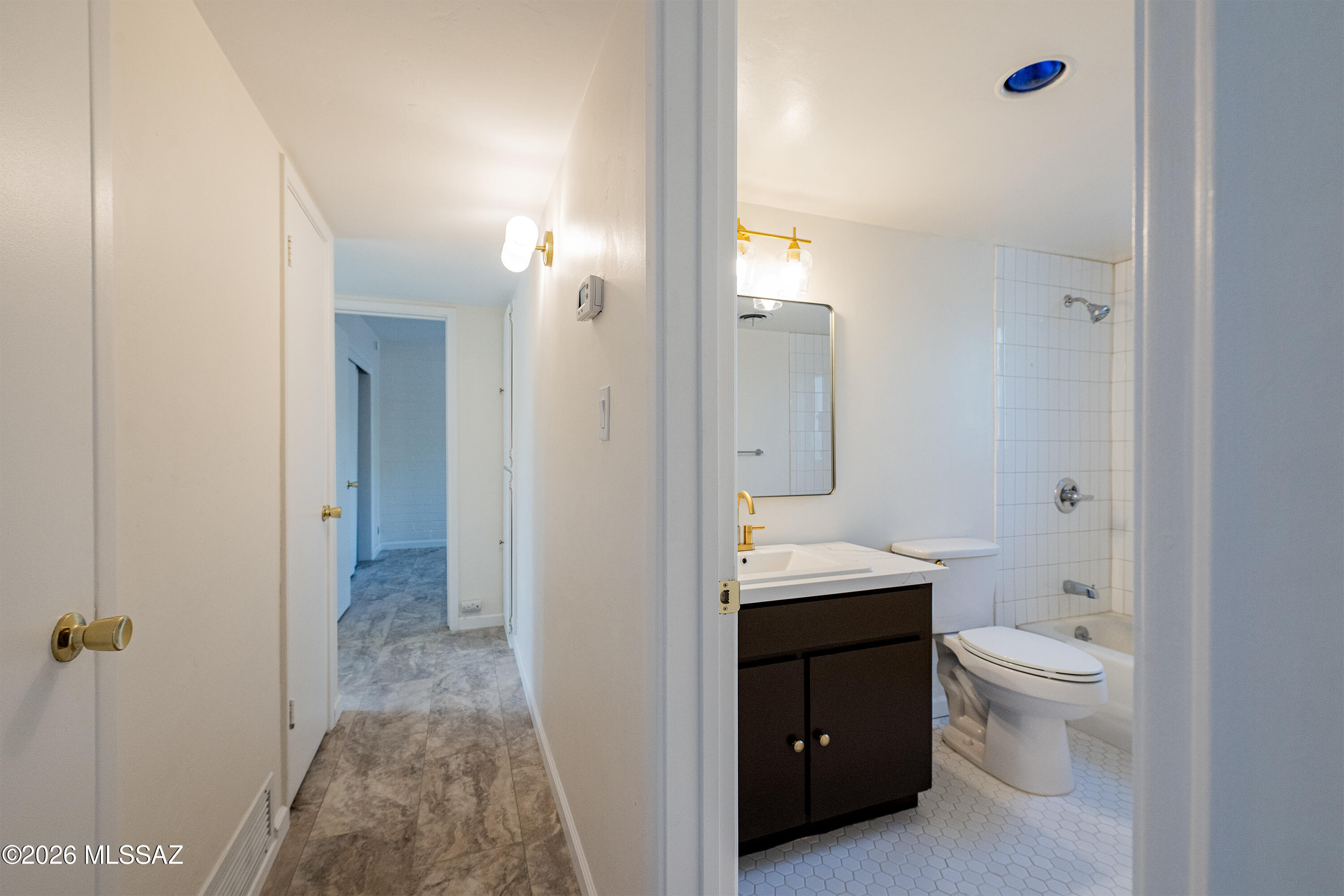 5901 North Oracle Road, Unit 28 Tucson, AZ 85704 - Photo 28 of 30 5901 Oracle 28 (27)