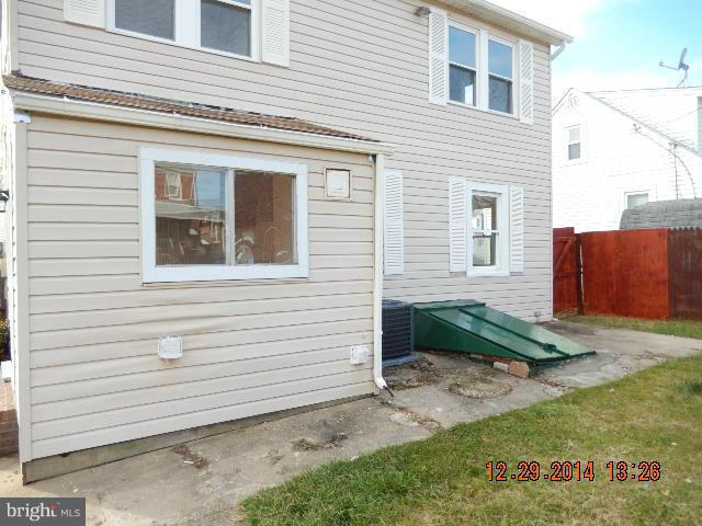 11 Clipper Road Baltimore, MD 21221 - Photo 4 of 15 Exterior (Rear)