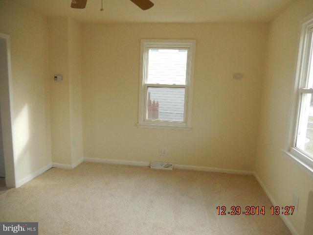 11 Clipper Road Baltimore, MD 21221 - Photo 5 of 15 Dining Room