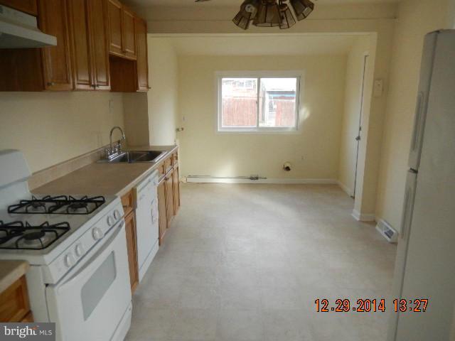 11 Clipper Road Baltimore, MD 21221 - Photo 7 of 15 Kitchen