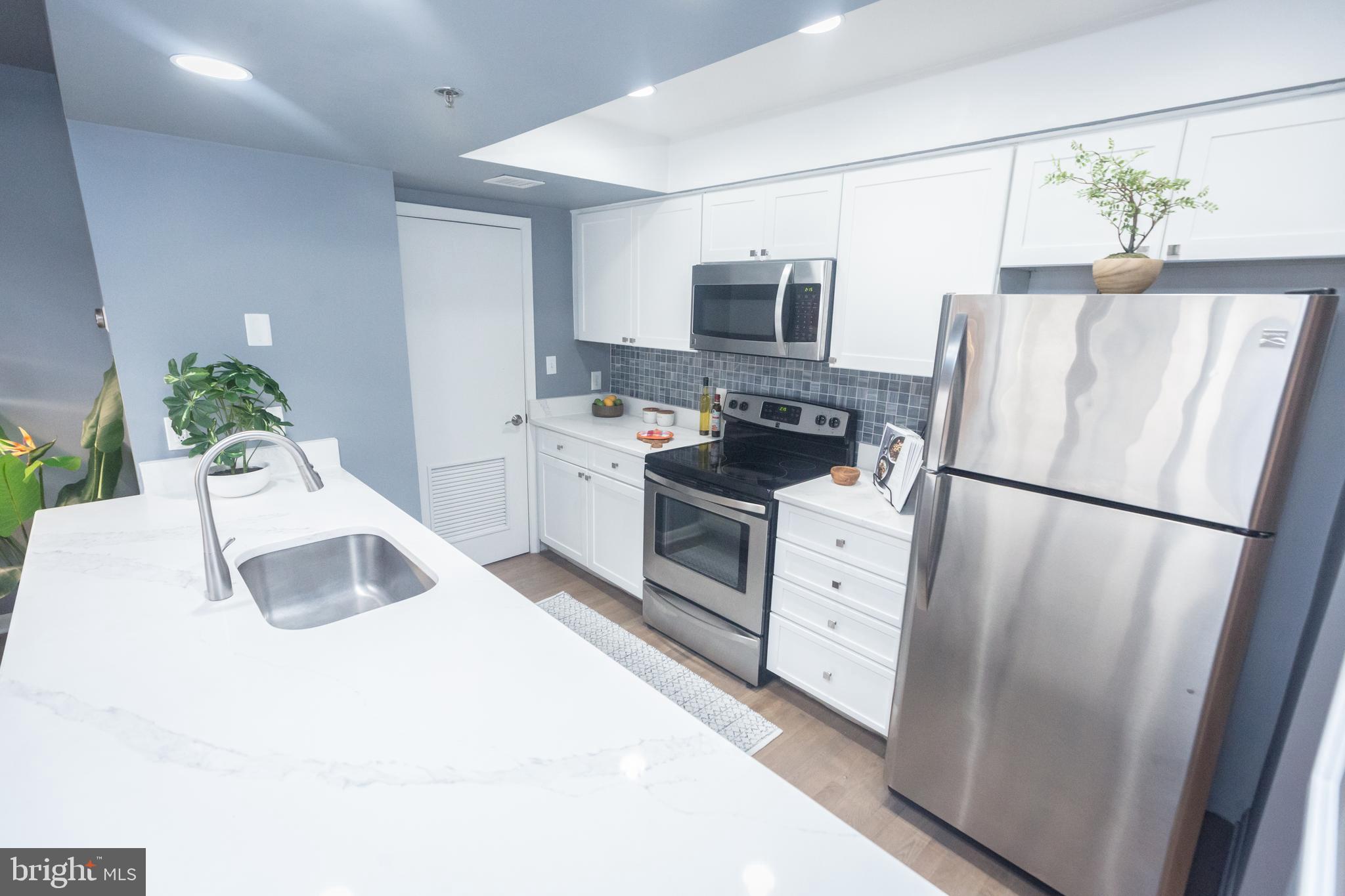 1437 Rhode Island Avenue Northwest, Unit 406 Washington, DC 20005 - Photo 13 of 46 SS Appliances
